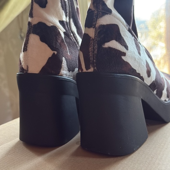 NIB STEVE MADDEN “Klayton” bootie in camel/brown - Picture 3 of 5